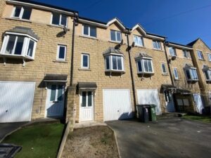 Victoria Court, Longwood, Huddersfield, HD3 4UB